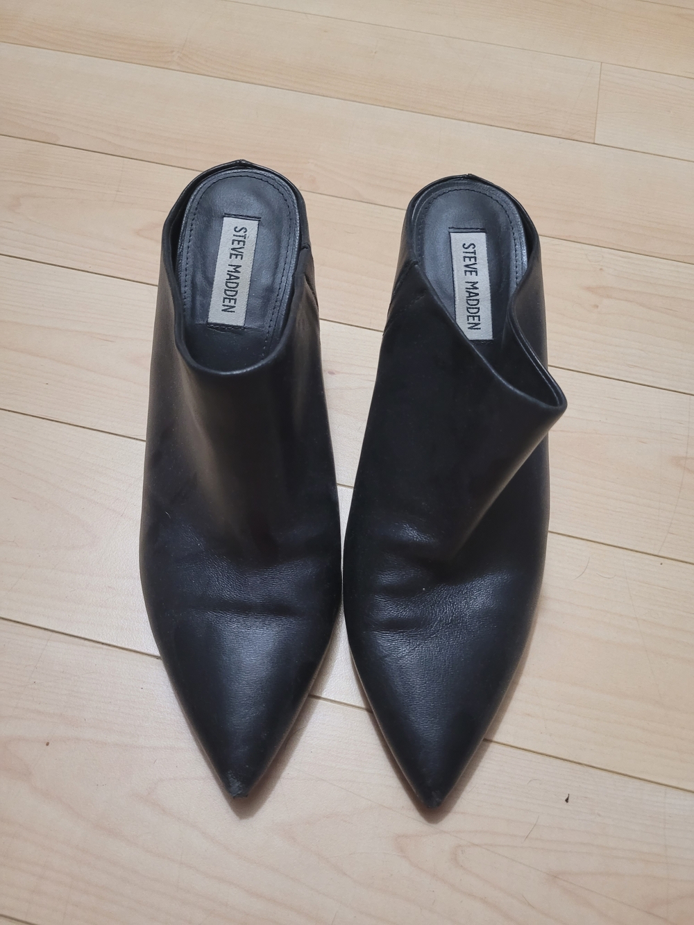 Steve Madden Black Leather Pointed Toe Mule